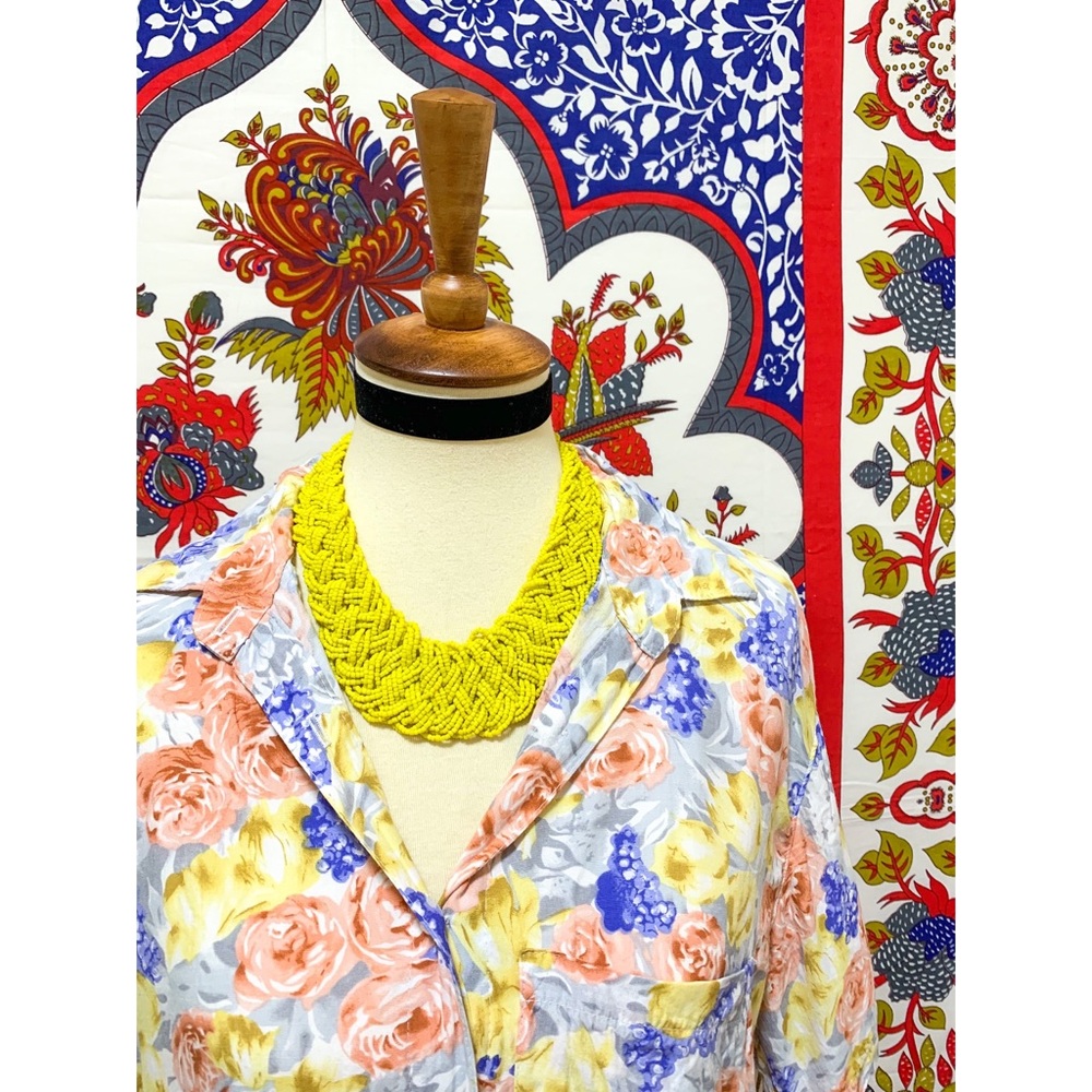 🌈 Stylish Vintage flower pearl top